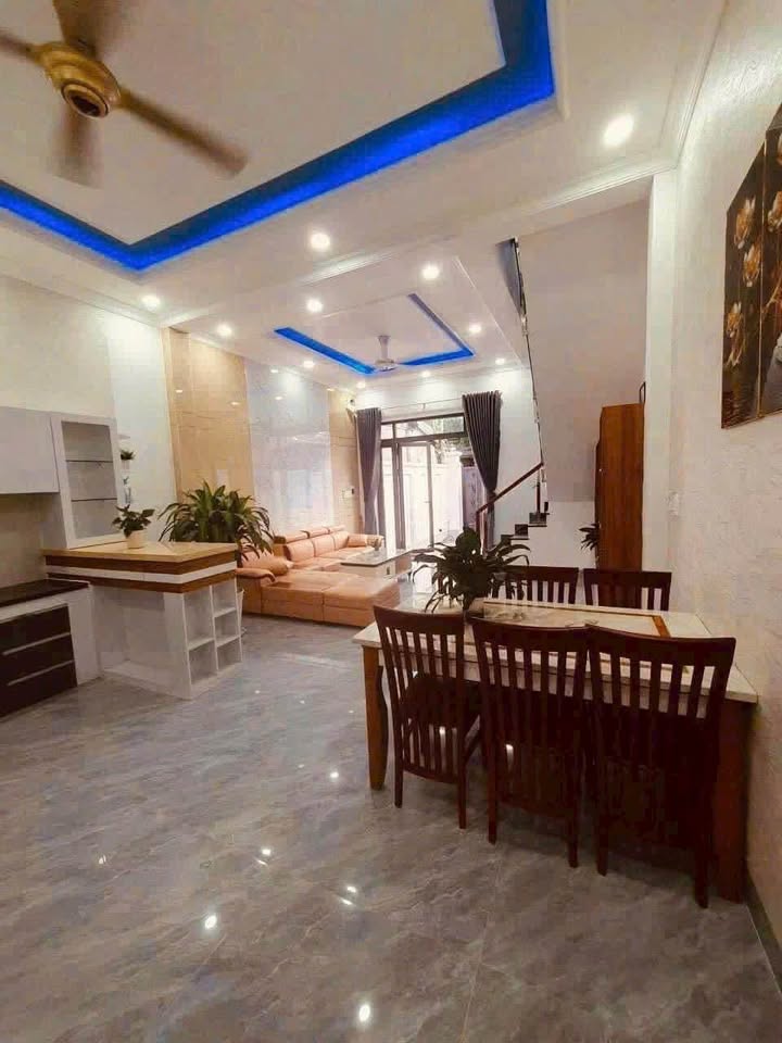 Cho thuê nhà 2 tầng 100m² đường Phú Hoà, Thủ Dầu Một - Giá 11 triệu/tháng