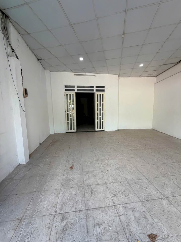 Mặt Tiền Kinh Doanh Hà Huy Giáp, Bình Tân - 135m² Giá 12 Triệu/Tháng