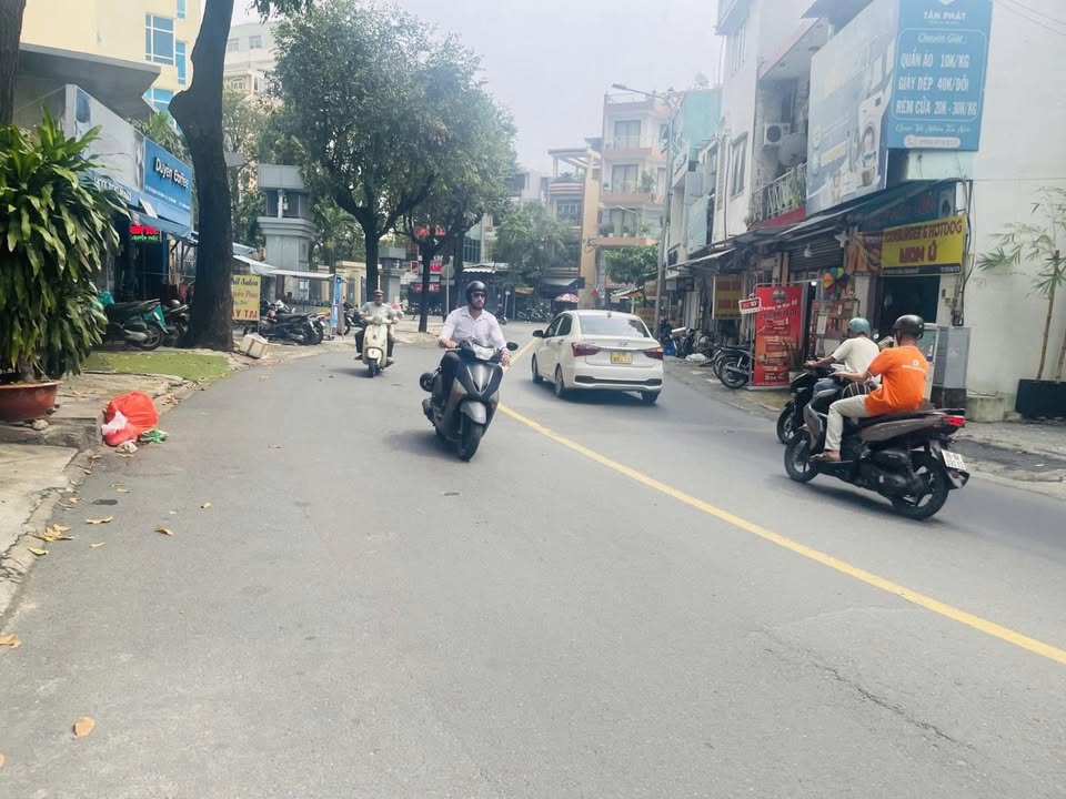 Mặt bằng KD Nguyễn Thái Bình, 30 triệu - Mặt tiền kinh doanh