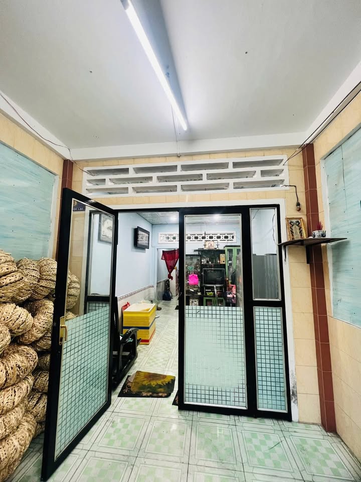 Nhà Phường 3 Mỹ Tho 54m² - Sổ Hồng Riêng, Giá 1 Tỷ