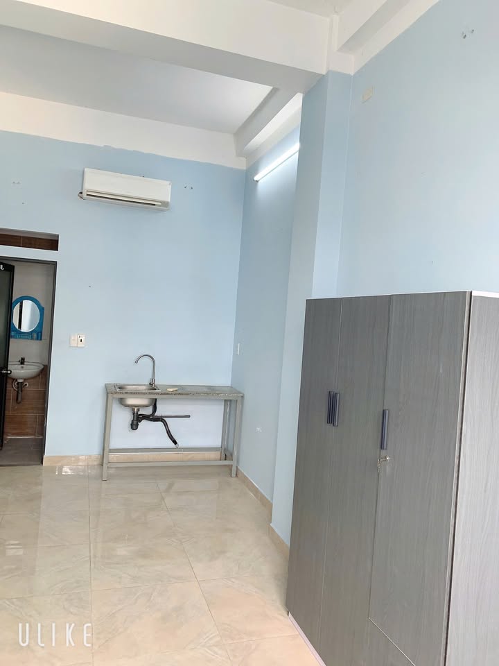 Cho thuê phòng Tân Phú 25m² giá 3.9 triệu - Ban công thoáng, ở ngay!