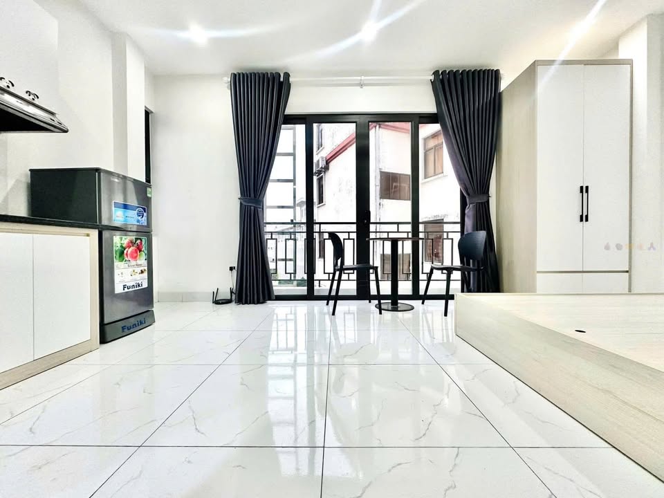 Phòng cho thuê 543 Nguyễn Trãi, Hà Đông 5.5 triệu - Full nội thất, ban công lớn!