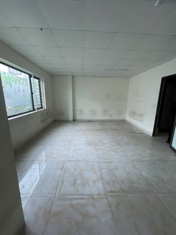 Văn phòng Vạn Phúc Hà Đông 180m²/40 triệu - View thoáng