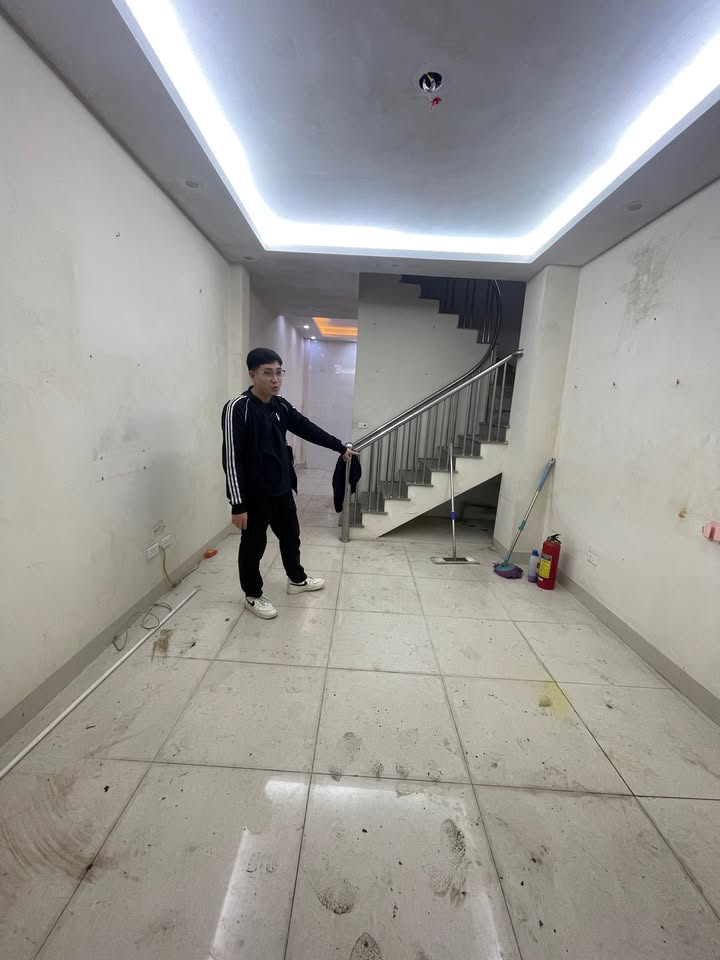 Cho thuê nhà 4 tầng mặt phố Tô Hiến Thành, Hà Đông - 12 triệu/tháng