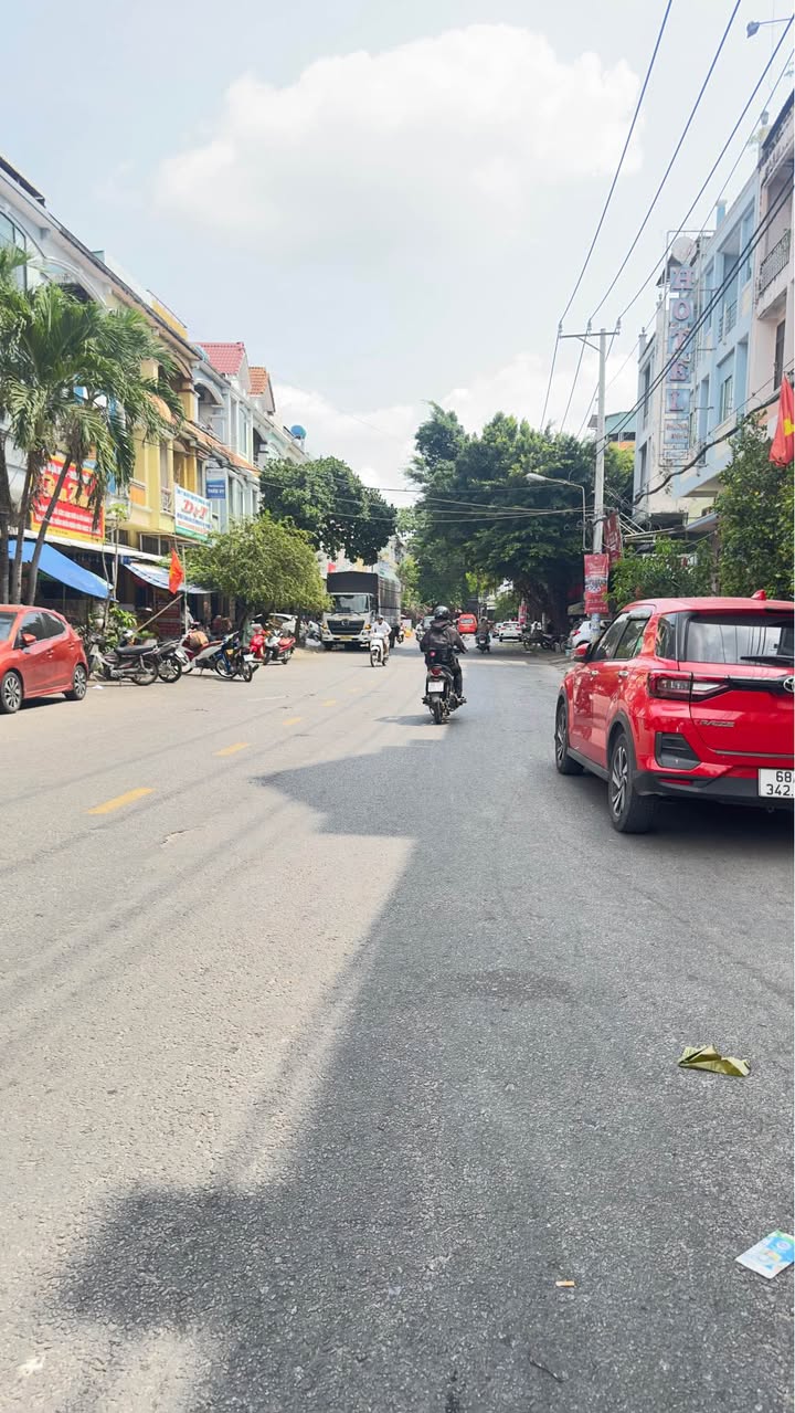 Khách sạn Rạch Giá 189m² - Mặt tiền Huỳnh Thúc Kháng, đầu tư sinh lời!