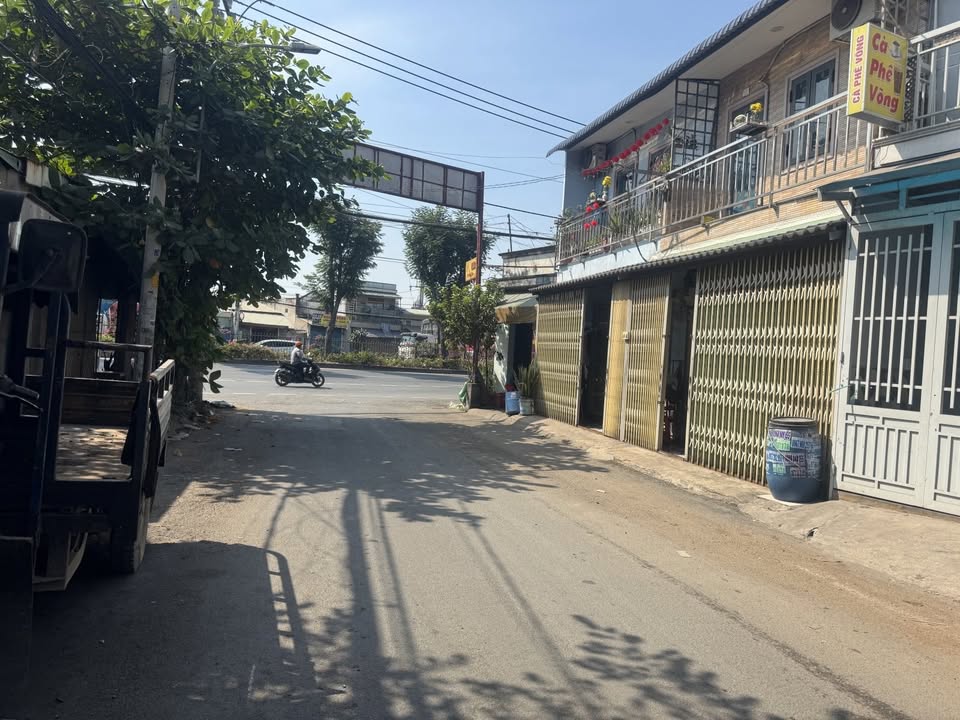 Nhà Phố Mặt Tiền Dầu Tiếng 50m² - 2.95 Tỷ - Mặt Tiền Kinh Doanh!