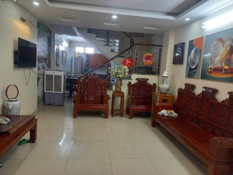 Nhà phố Thiên Lôi Lê Chân 43m² giá 3.05 tỷ - Ô tô đậu cổng, gần Aeon Mall