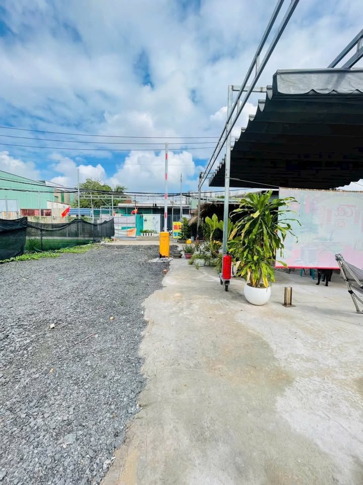 Cho thuê kho bãi 1600m² mặt tiền Cao Lỗ/Phạm Hùng, Quận 8 - Xe tải tới cửa