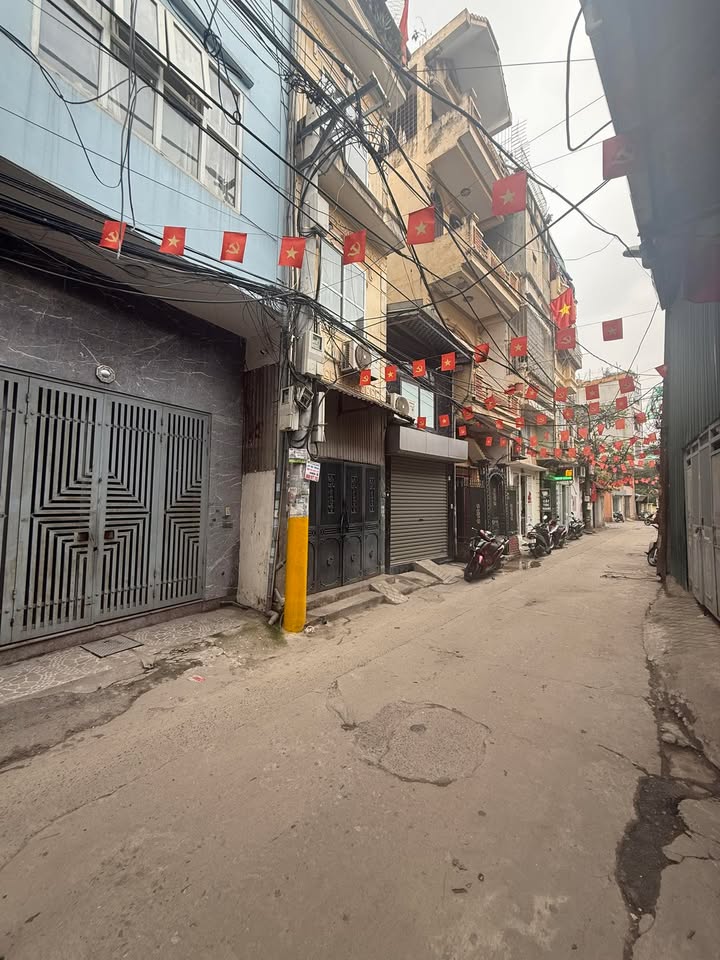 Nhà 110m² Phường Tân Mai, Hoàng Mai - Ô tô đỗ cửa, Sổ đỏ chính chủ