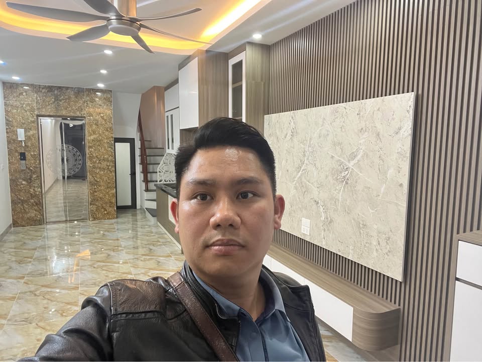 Nhà Phố Nhổn 40m² 5 Tầng - Ô Tô Đỗ Cửa, Sổ Đỏ Chính Chủ