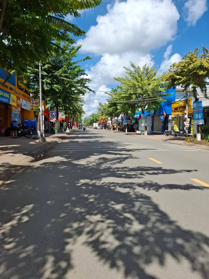 Cho thuê mặt bằng kinh doanh 270m² mặt tiền đường 3/2 Trảng Bom - Giá 30 Triệu/Tháng