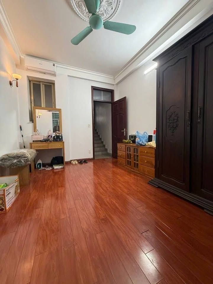 Nhà 6 Tầng 41m² Hoàng Mai - 8PN, Sát Ô Tô, Giá 10.95 Tỷ