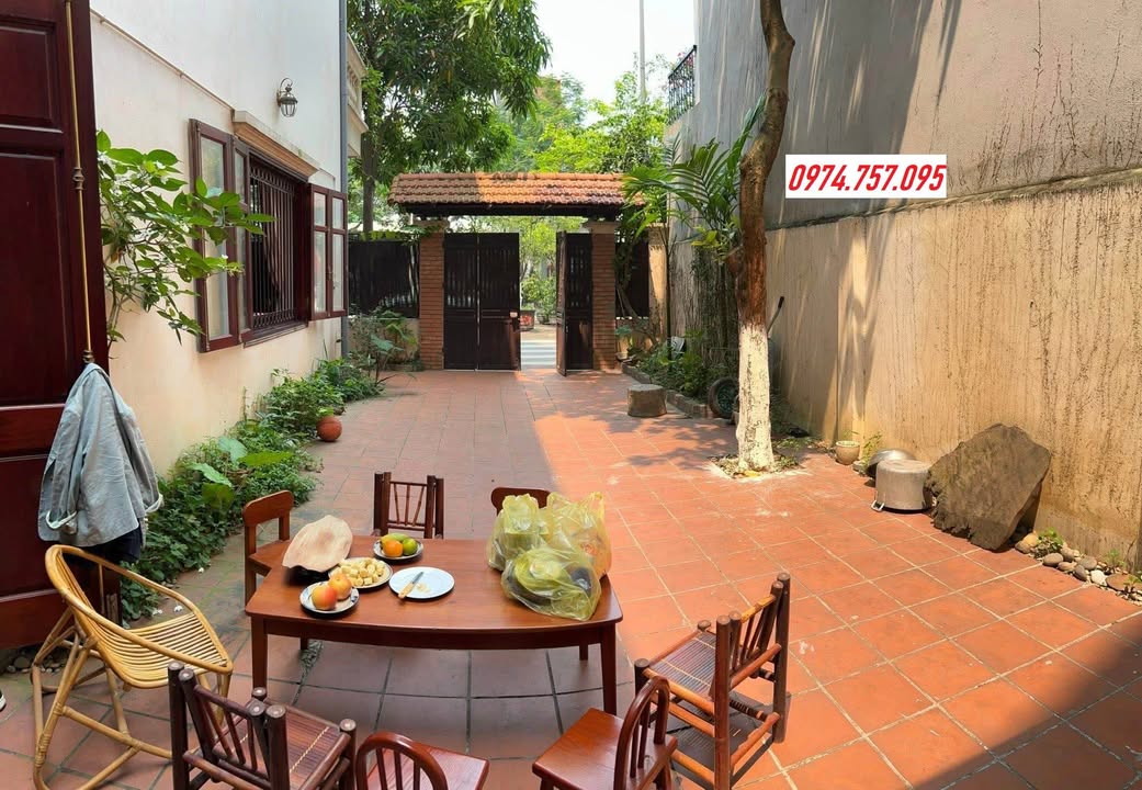 Bán Đất TĐC Giang Biên Long Biên 77m² - Vuông vắn, Mặt vườn hoa, Giá 1 tỷ