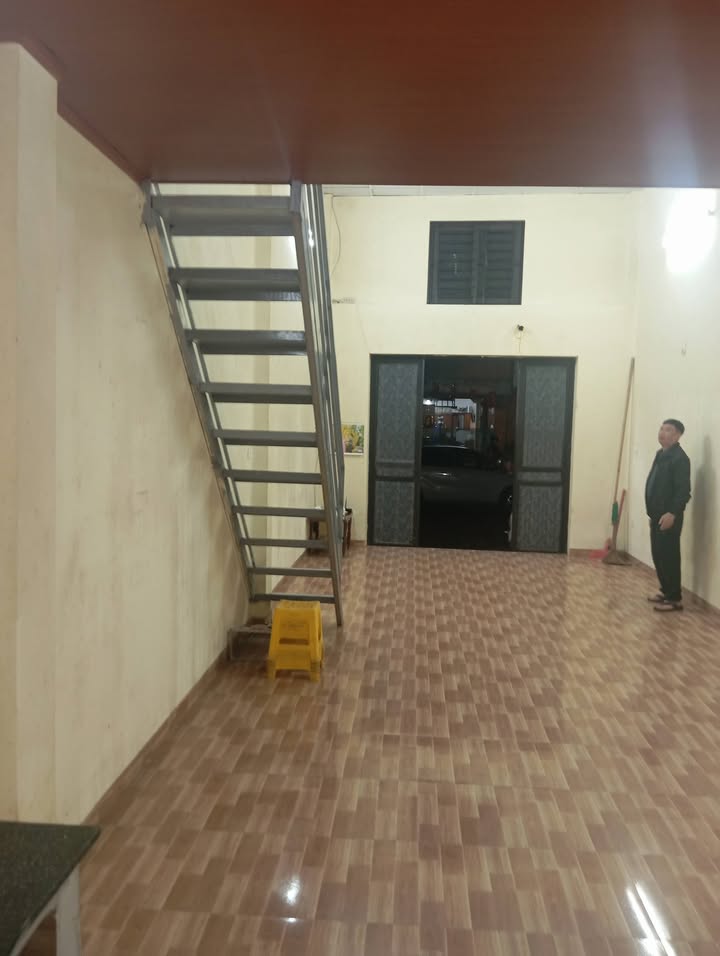 Cho thuê nhà nguyên căn Nguyễn Khắc, Bắc Ninh - 18m² - Vỉa hè, Ô tô tránh