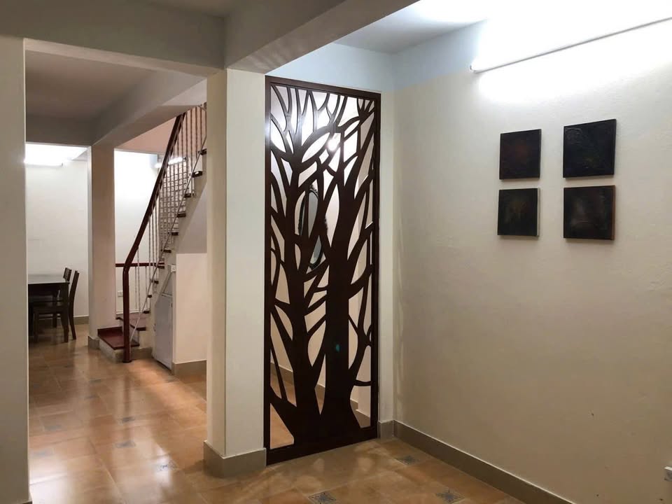 Nhà Riêng 40m² 2PN Đủ Đồ Ngõ 6X Chùa Láng - Giá 12 Triệu