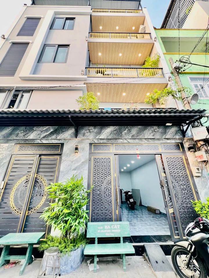 Nhà riêng Quận 6 90m² - Ô tô vào tận nhà, tiềm năng mặt tiền!