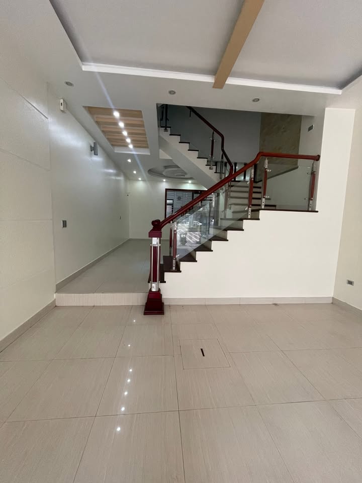 Nhà phố Lạc Long Quân TP Thanh Hóa 112m² 15 triệu - Mặt tiền kinh doanh