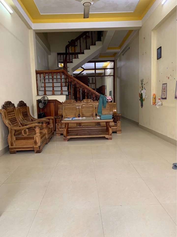 Nhà 3 Tầng + Tum 80m² Phường Đông Vệ - Giá 3 Tỷ