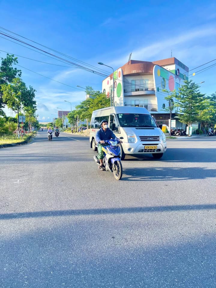 Mặt Tiền Cao Hồng Lãnh Đà Nẵng 100m² - Kinh doanh sầm uất, view công viên