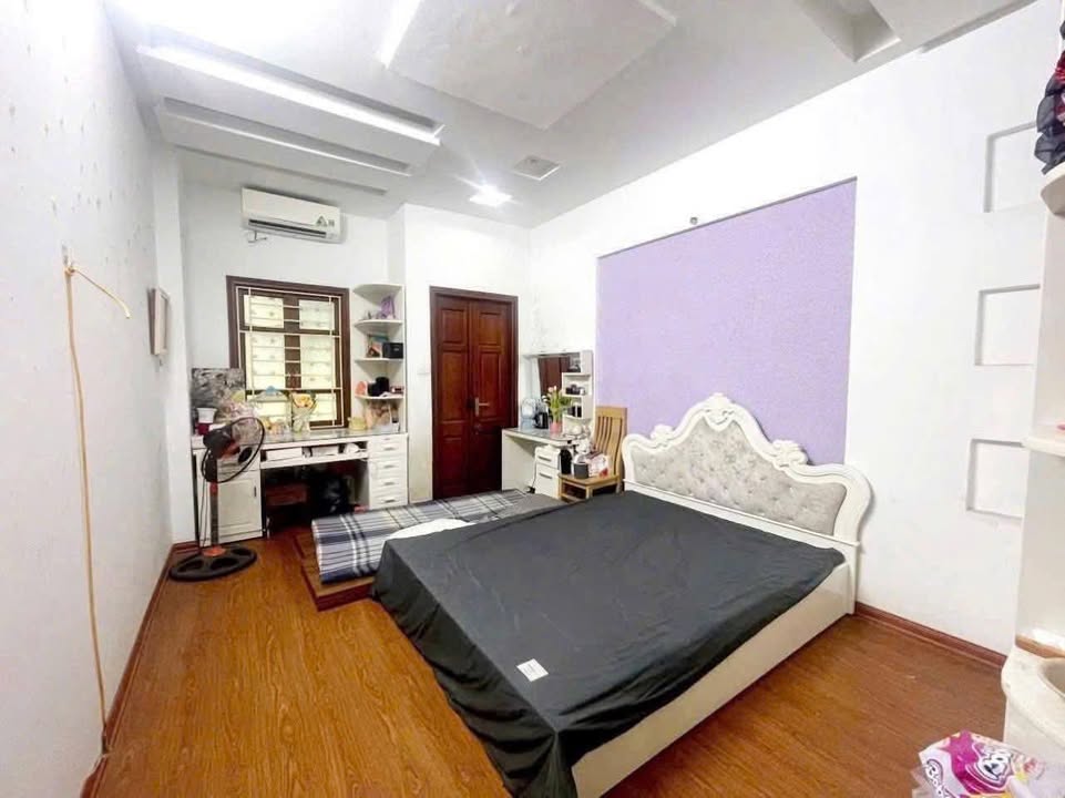 Cho thuê nhà 35m² x 5 tầng, 3PN Cầu Giấy - Giá 14 Triệu/Tháng