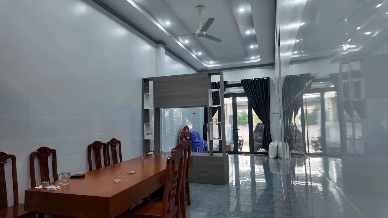 Nhà Đẹp 228m² Sổ Hồng Riêng Tại Đức Trọng - Gần Sân Bay Liên Khương
