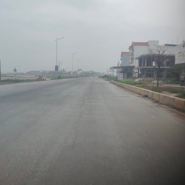 Đất nền Hồng Lạc 100m² giá 2 tỷ - Tiềm năng tăng giá vượt trội!