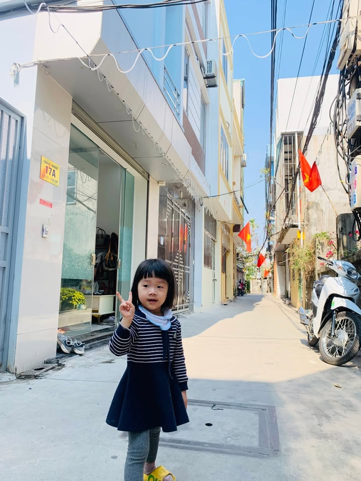 Cho thuê nhà 3 tầng đường Trần Lãm, Cầu Giấy - 50m², 3PN, Full nội thất