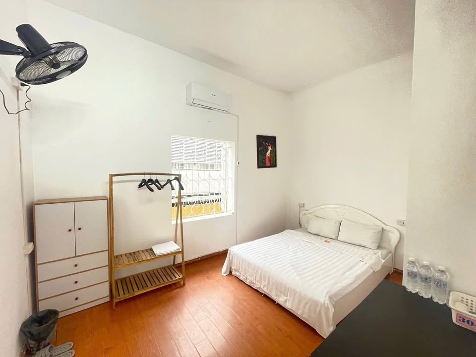 Nhà phố Hoàng Minh Đạo Long Biên 12 triệu - Ô tô vào tận nhà, full nội thất!