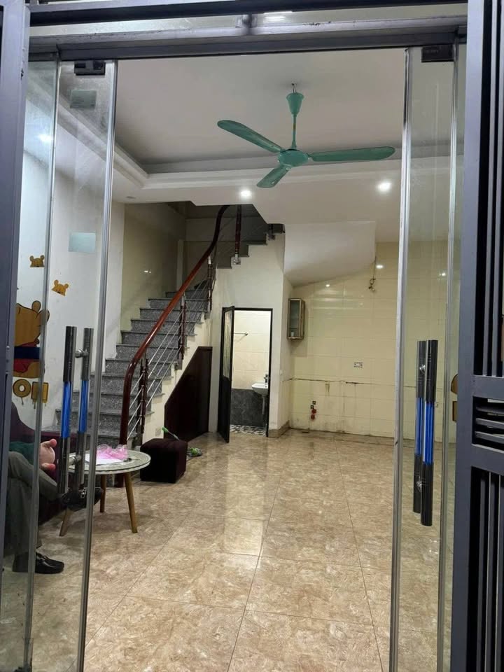 Cho thuê nhà nguyên căn 35m² 3 tầng Phúc Lợi, Long Biên - 2PN, ô tô đỗ cửa