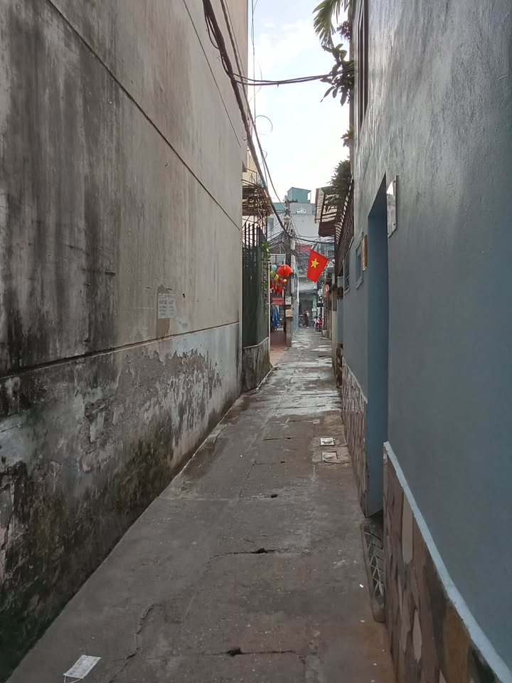 Bán Đất Vĩnh Tuy 50m² - Mặt Tiền Rộng 5.6m - Sổ Đỏ Chính Chủ