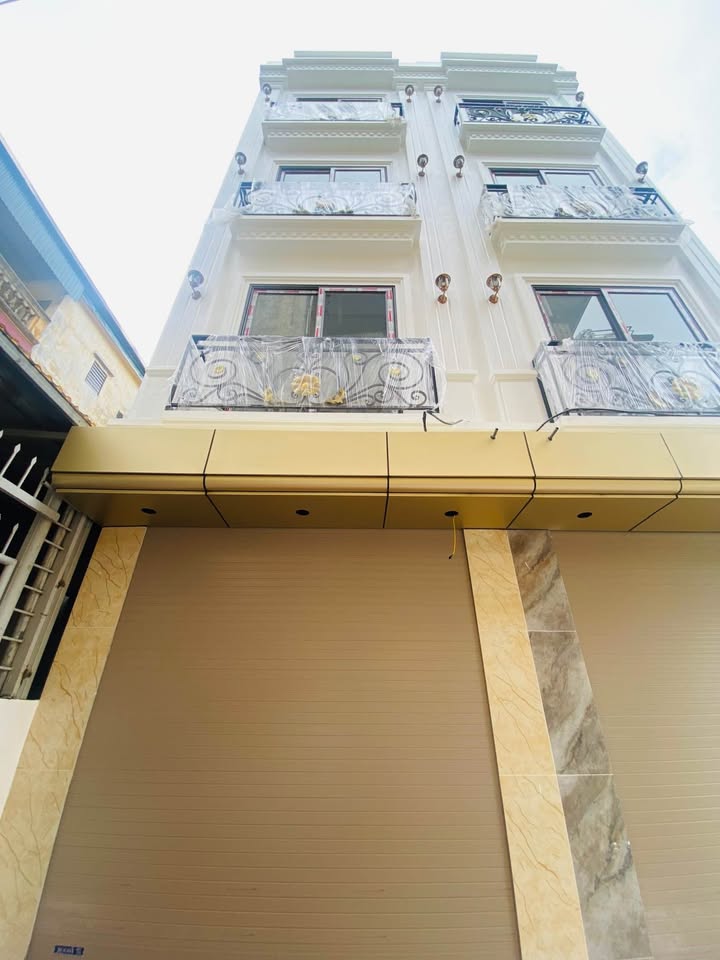 Bán nhà Thạch Bàn Long Biên 39m² 8.3 tỷ - Ô tô đỗ cửa!