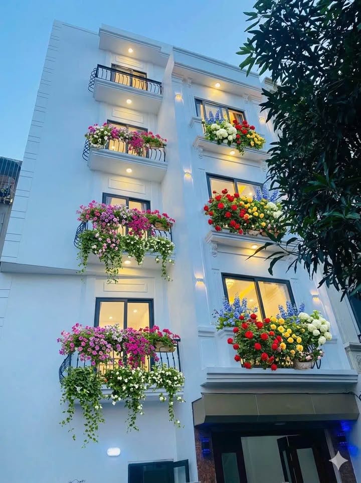 Nhà 6 Tầng Thang Máy 48m² Cự Khối, Long Biên - View Hồ 31ha, Ô tô Đỗ Cửa