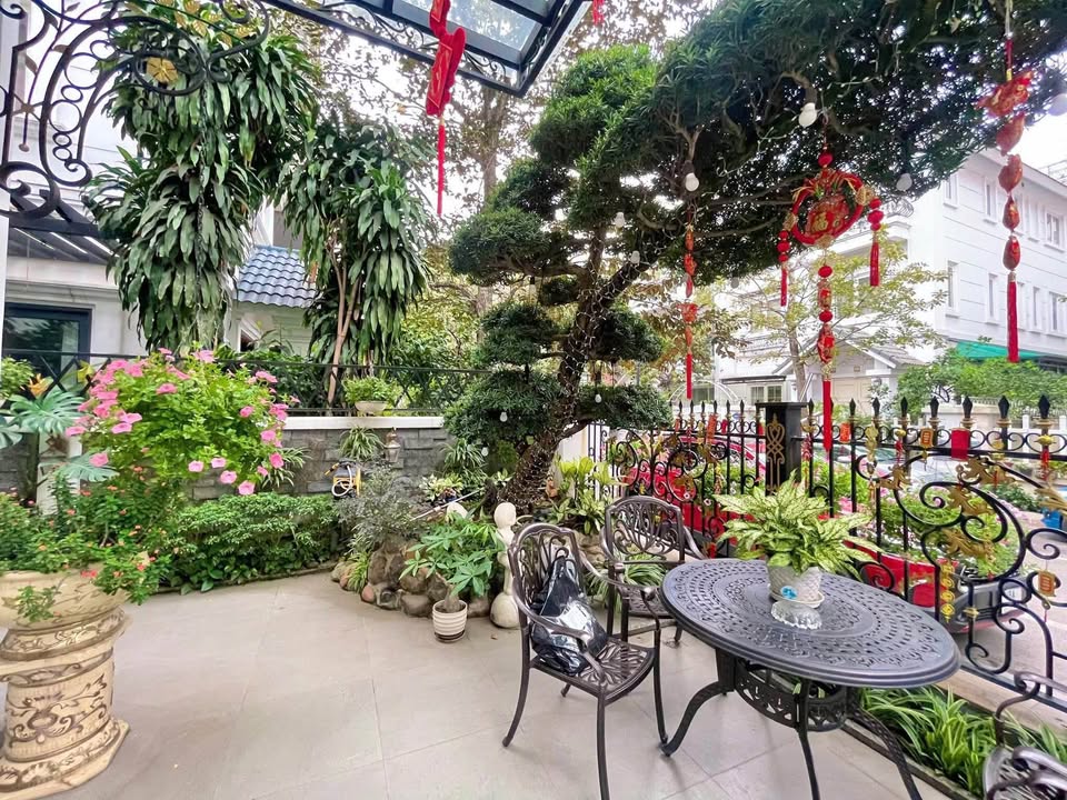 Townhouse Vinhomes Riverside 163m² giá thiện chí - Đầu tư an yên