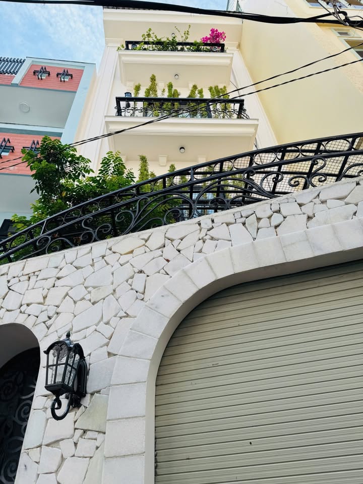 Nhà Quận 3 Trần Quang Diệu 48m² - Full Nội Thất, Sổ Hồng Sẵn!