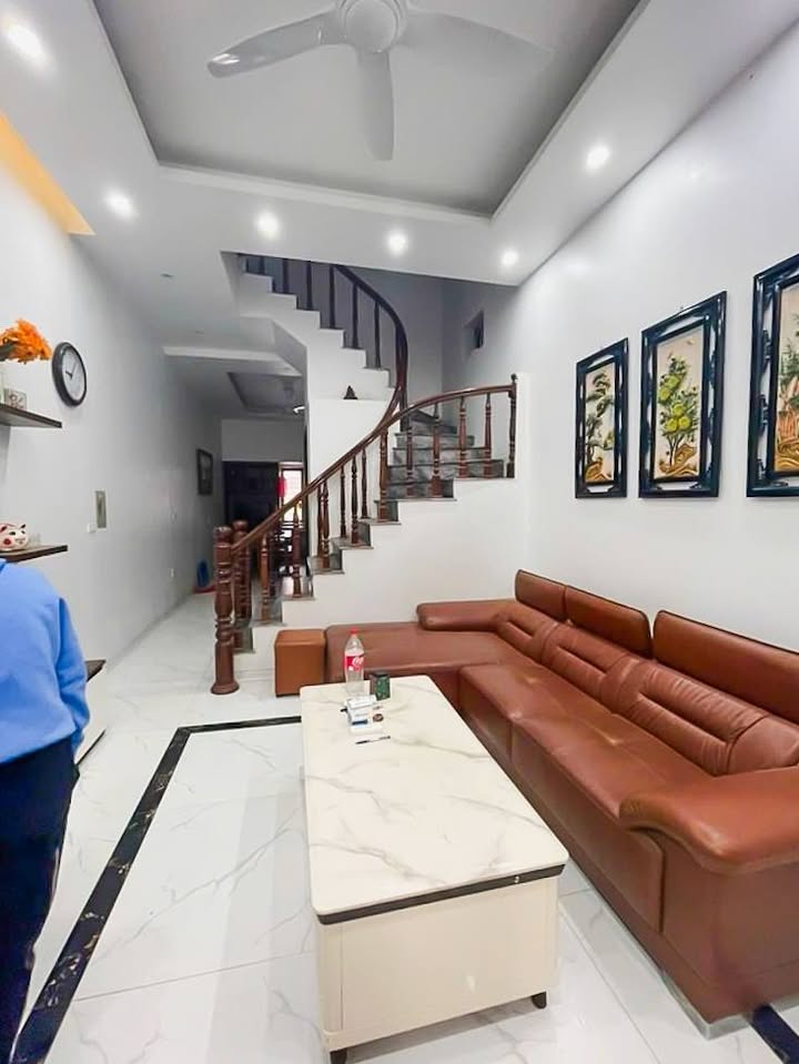 Bán Nhà 3 Tầng Trục Chính Văn Trì, Bắc Từ Liêm - 57m² Kinh Doanh Tốt