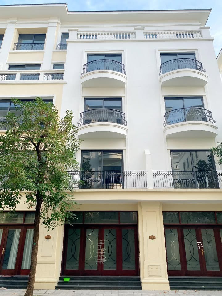 Shophouse Vinhomes Long Biên 70m² giá 10.5 tỷ - Mặt tiền kinh doanh