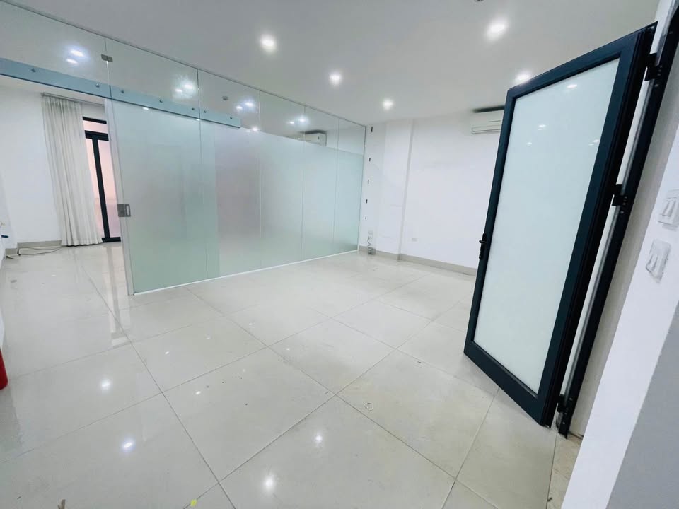 Văn phòng Giảng Võ 50m² giá 10 triệu - Vị trí trung tâm Ba Đình!