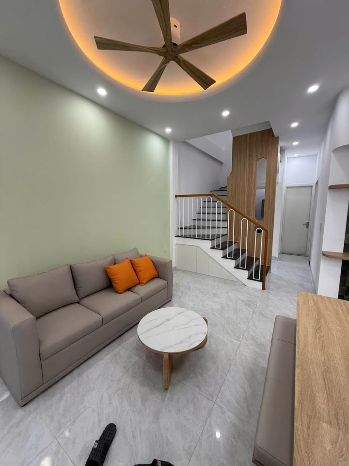 Bán nhà 2 tầng kiệt Hoàng Quốc Việt 60m² giá 3.2 tỷ - Full nội thất