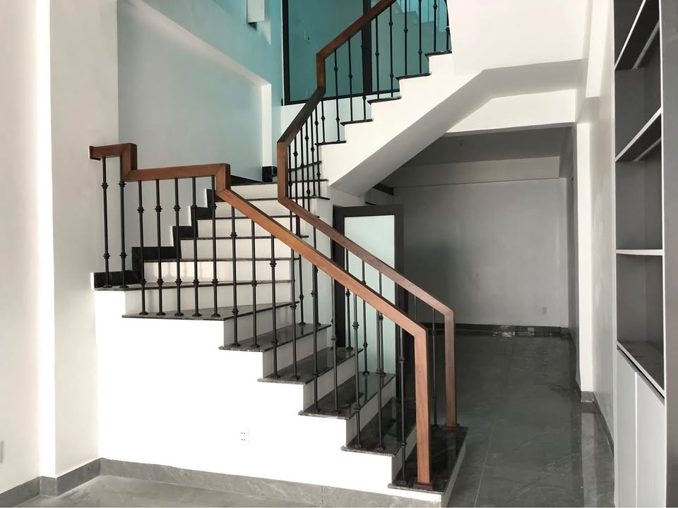 Nhà 3 Tầng Phan Đình Phùng, TP Hải Dương - 47m² Sổ Hồng, Giá 1.8 Tỷ