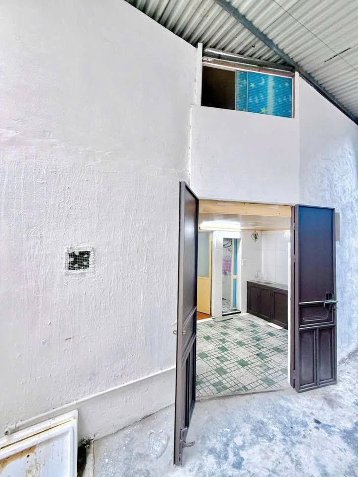 Nhà 33m² 2 tầng Ngô Quyền - Giá 690 triệu, Ô tô đỗ cửa