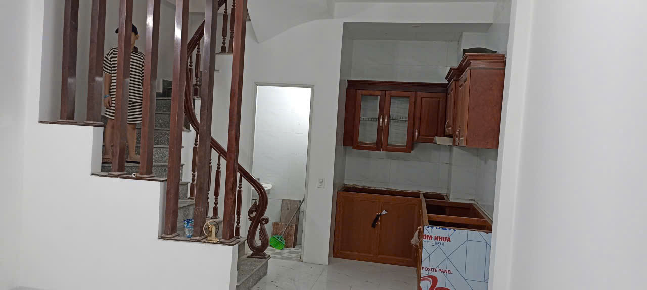 Nhà Ngõ 279 Đội Cấn 33m² - Giá 12 triệu/tháng, Sẵn sàng ở ngay!