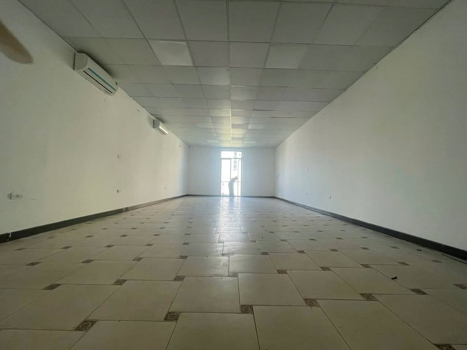 Văn phòng Trung Kính 80m² giá 16 triệu - Vị trí trung tâm!