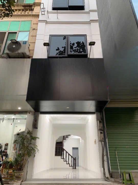 Nhà phố Nguyễn Phong Sắc 50m² - Mặt tiền kinh doanh sầm uất, 32 triệu