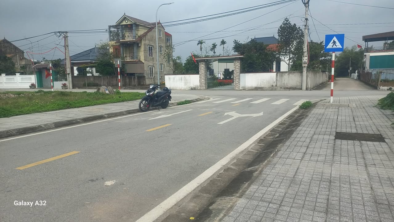 Đất đấu giá 204m² Hưng Đông, Vinh - Cạnh lô góc, đường 12m, giá 5.5 tỷ