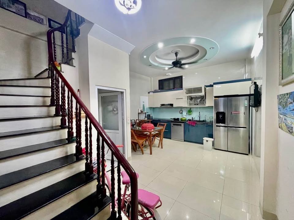 Nhà riêng Phú Diễn 53m² - Ô tô vào tận nhà, Sổ hồng sẵn!