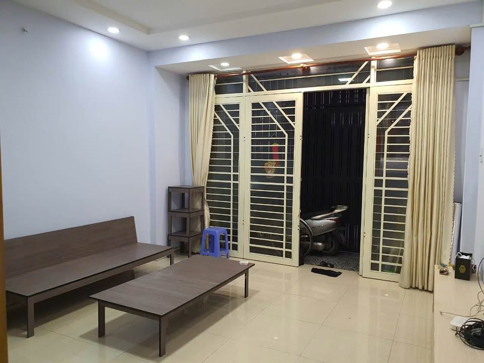 Nhà Tạ Quang Bửu Quận 8 48m² 5.25 tỷ - Sổ hồng sẵn, giao dịch ngay!