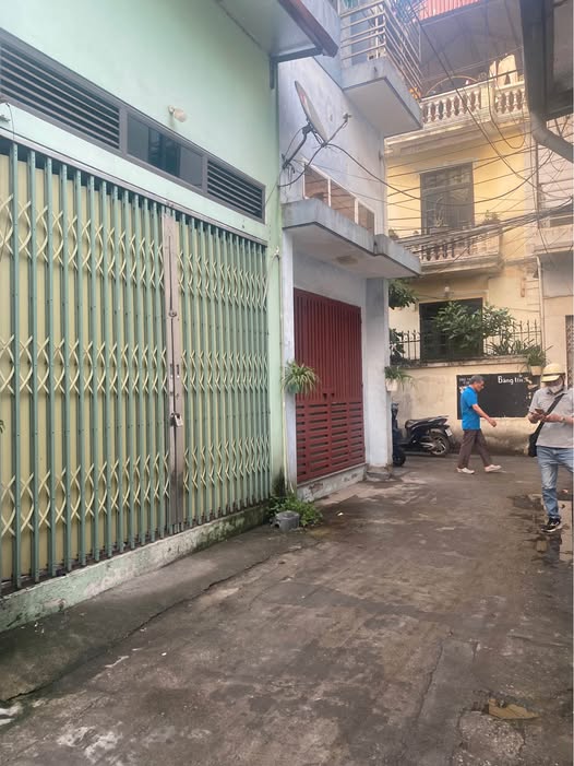 Bán đất Long Biên 49m² tặng nhà cấp 4 - Sổ đỏ vuông vắn, ô tô vào nhà