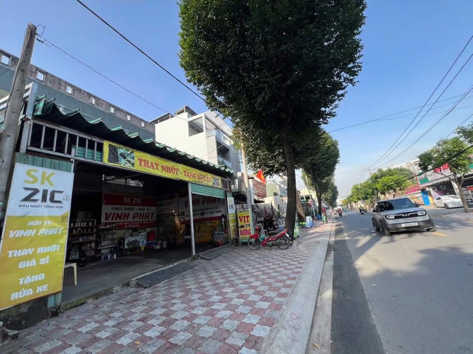 Nhà Phố Linh Trung Thủ Đức 136m² - Mặt tiền kinh doanh đắc địa!