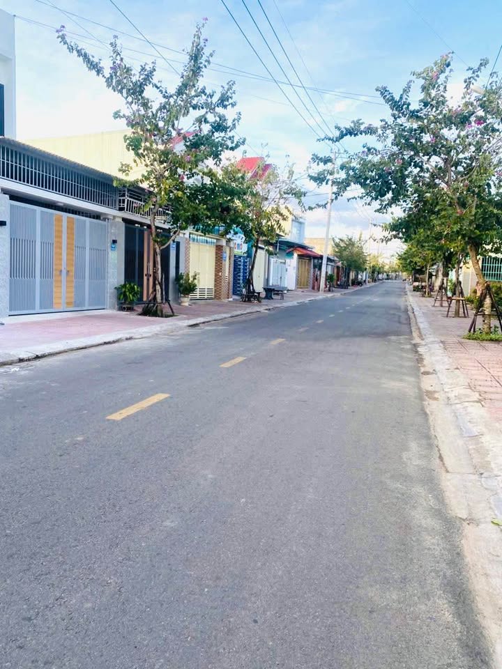 Nhà Mặt Tiền Huỳnh Đăng Thơ, Kon Tum - 72m² Giá 1.2 Tỷ