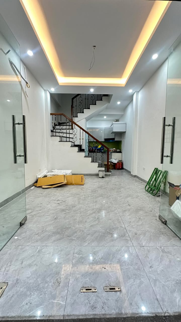 Nhà Mặt Phố Chính Kinh 25m² x 5 Tầng - Sổ Đỏ Vuông Đẹp, Giá 8 Tỷ